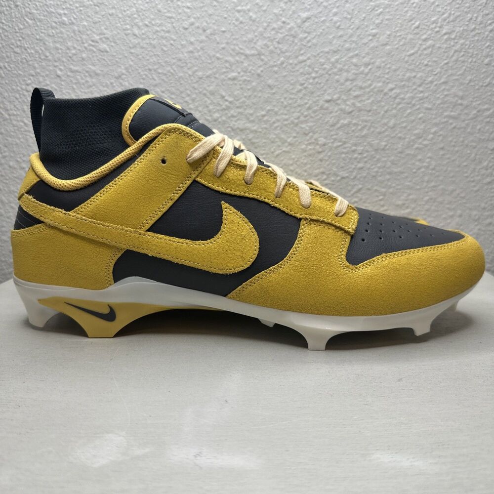 Nike Alpha Menace Dunk SE Black Yellow Iowa Football Cleats HV6925 Men’s Size 16